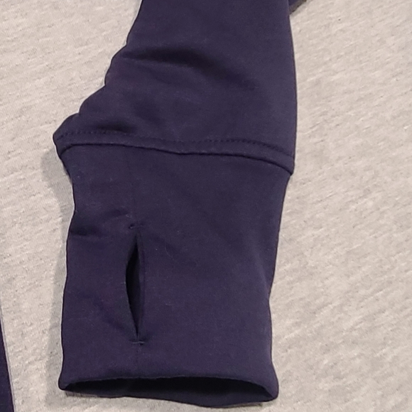 GAP Cloud Light Women's Navy Turtleneck Sweatshirt-Size S -NWT - Picture 4 of 6